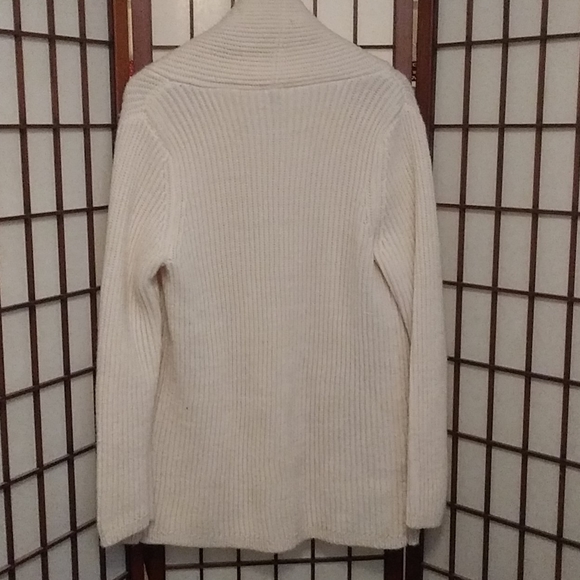 Ann Taylor Cardi - Picture 6 of 9